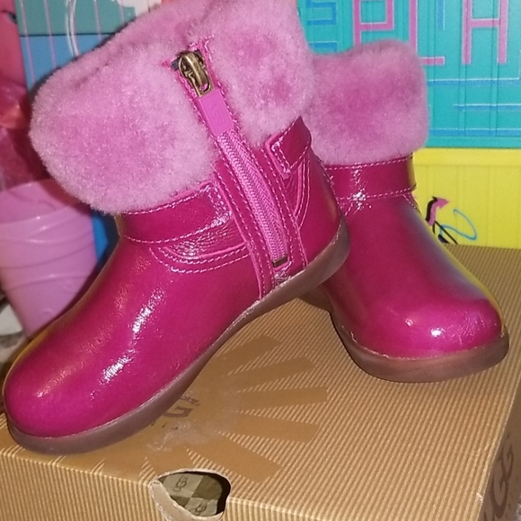 Authentic Ugg Gemma Boots - Picture 6 of 10